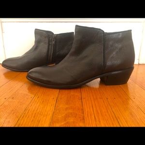 Seychelles Brown leather booties, size 10 (NEW!)